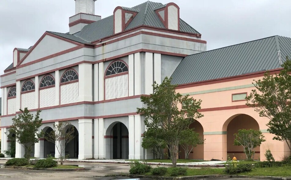More Photos Of 1000 Caruso Blvd, Slidell General Retail For Sale