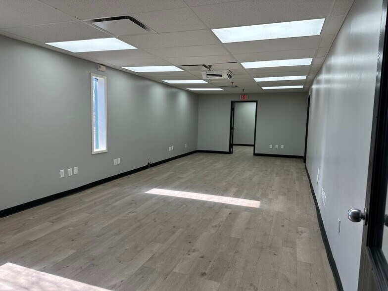 More Photos Of 11530 Stephens Rd, Warren Warehouse For Lease