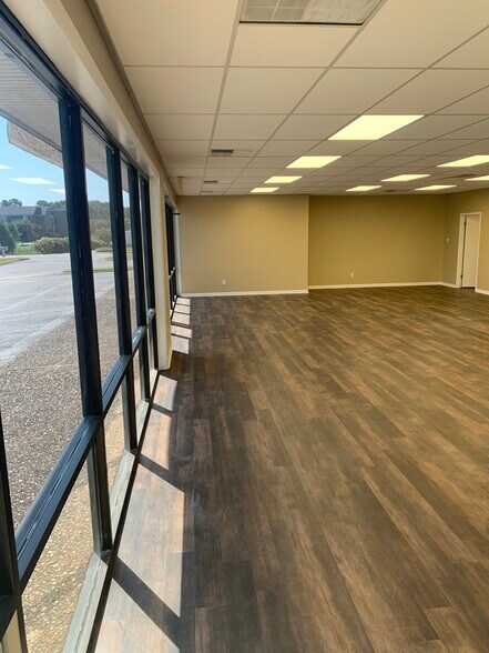 More Photos Of 1602-1606 Merrill Dr, Little Rock Office For Lease