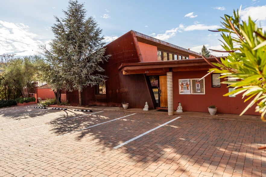 More Photos Of 45 Birch Blvd, Sedona Medical For Lease