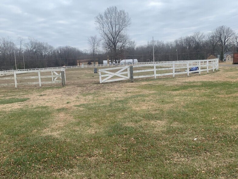 More Photos Of 4285 Schneidman Rd, Paducah Sports And Entertainment For Lease