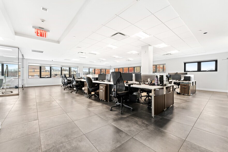 More Photos Of 33-53 62nd St, Woodside Warehouse For Lease