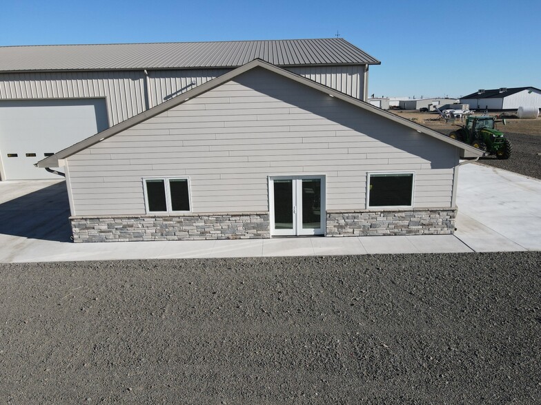 More Photos Of 504 O St, Cozad Industrial For Sale