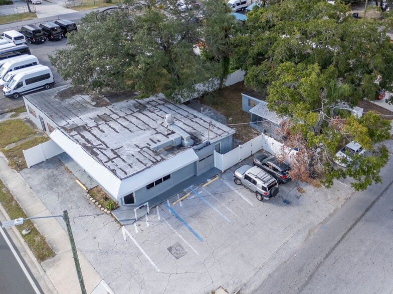 More Photos Of 308 E Waters Ave, Tampa Restaurant For Sale