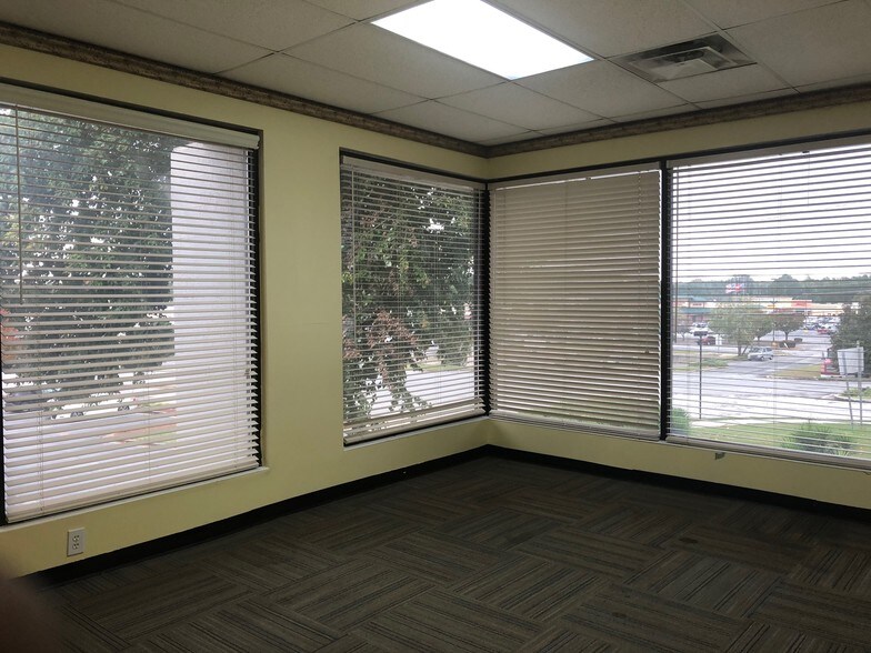 More Photos Of 6139-6141 Oakbrook Pky, Norcross Office For Lease