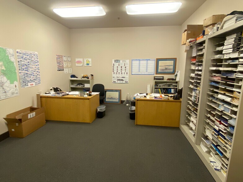 More Photos Of 188 S West Ave, Fresno Warehouse For Lease