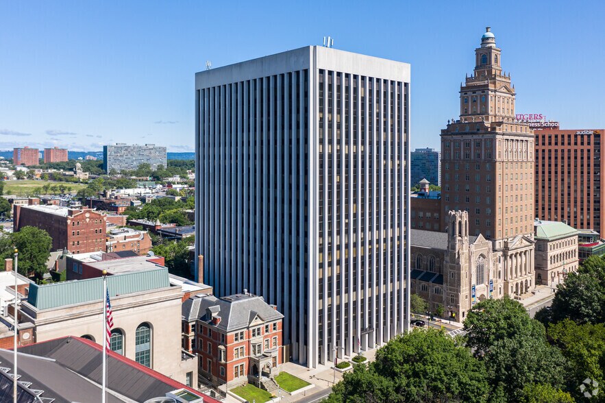 More Photos Of 33 Washington St, Newark Office For Lease