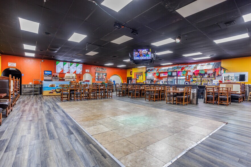 More Photos Of 528 W Clark St, Pasco Restaurant For Sale