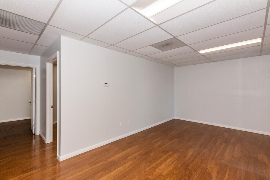 More Photos Of 266 S Magnolia Ave, El Cajon Office For Lease