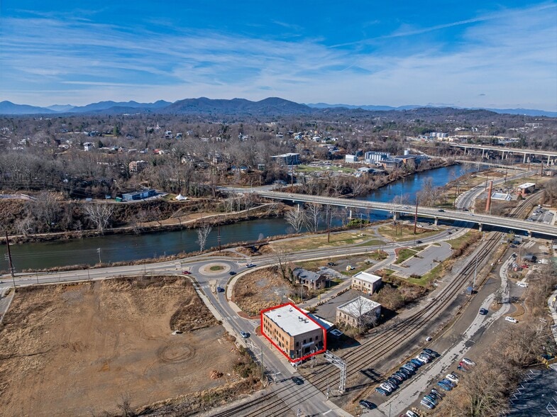 More Photos Of 170 Lyman St, Asheville Office For Lease