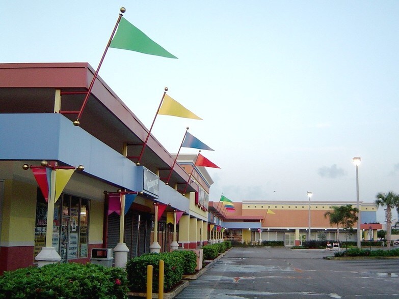 More Photos Of 4500-4698 NW 183rd St, Miami Gardens Storefront For Lease