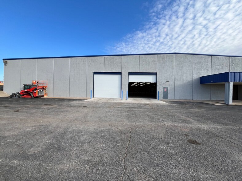 More Photos Of 1 Industrial Dr, Sweetwater Service For Lease