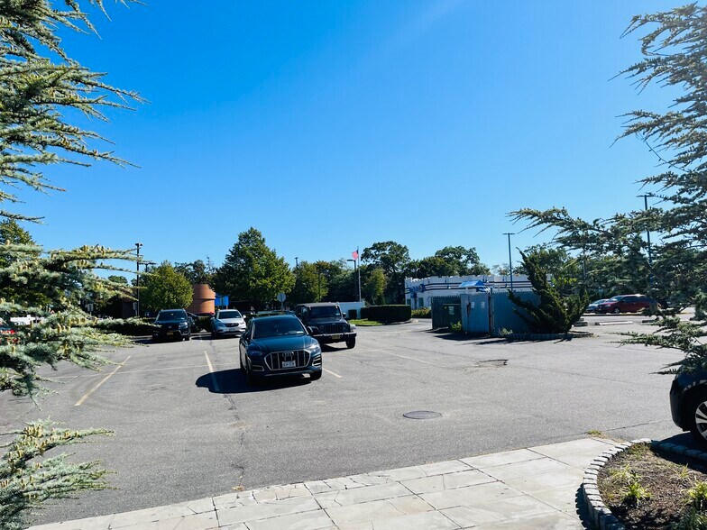 More Photos Of 45 Carmans Rd, Massapequa Restaurant For Sale