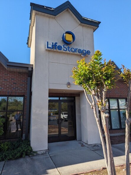 Primary Photo Of 302 Davis Grove Cir, Cary Self Storage For Lease