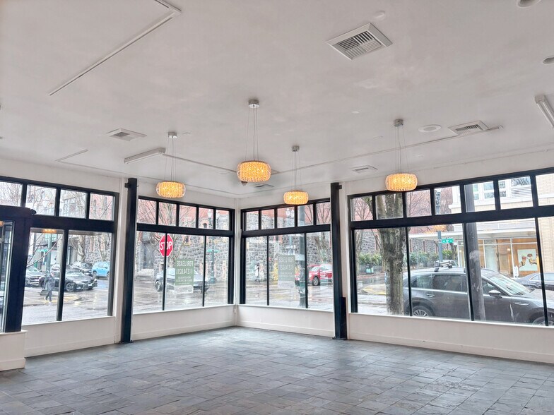 More Photos Of 935 NW Davis St, Portland Restaurant For Lease