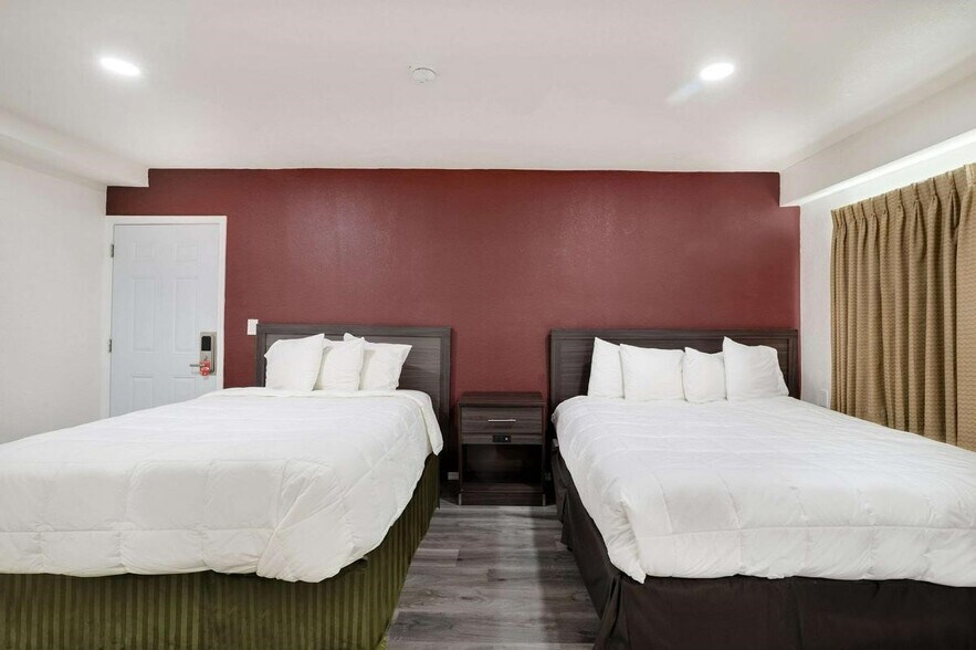 More Photos Of 625 W Broadway St, Needles Hotel For Sale