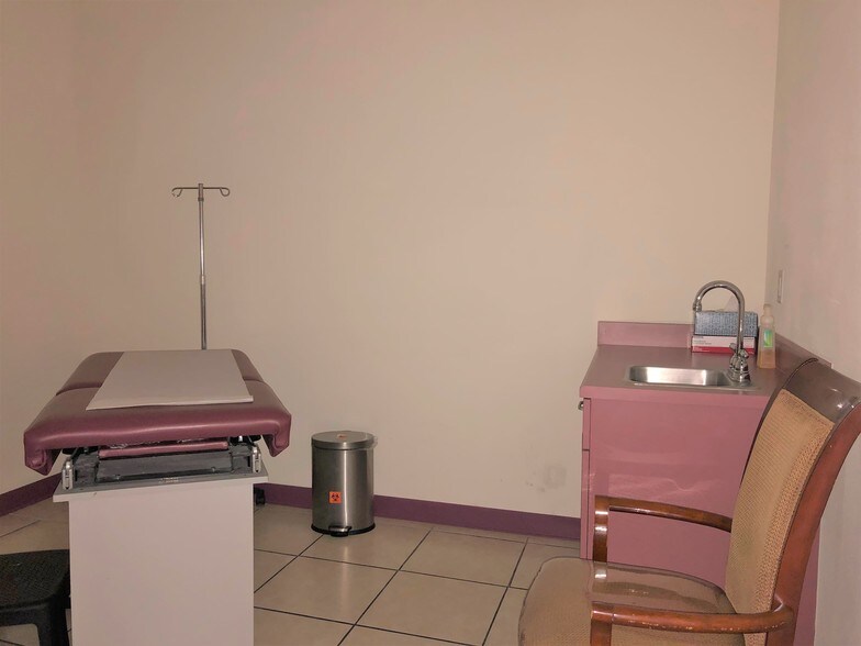 More Photos Of 6725 S Eastern Ave, Las Vegas Medical For Lease