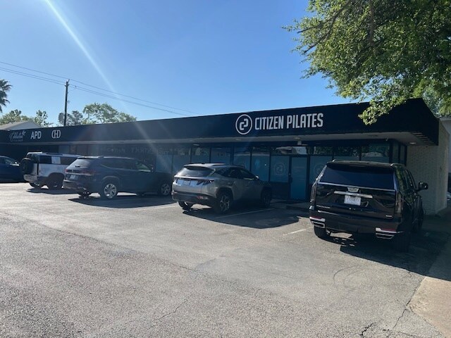 More Photos Of 940 Heights Blvd, Houston Unknown For Lease