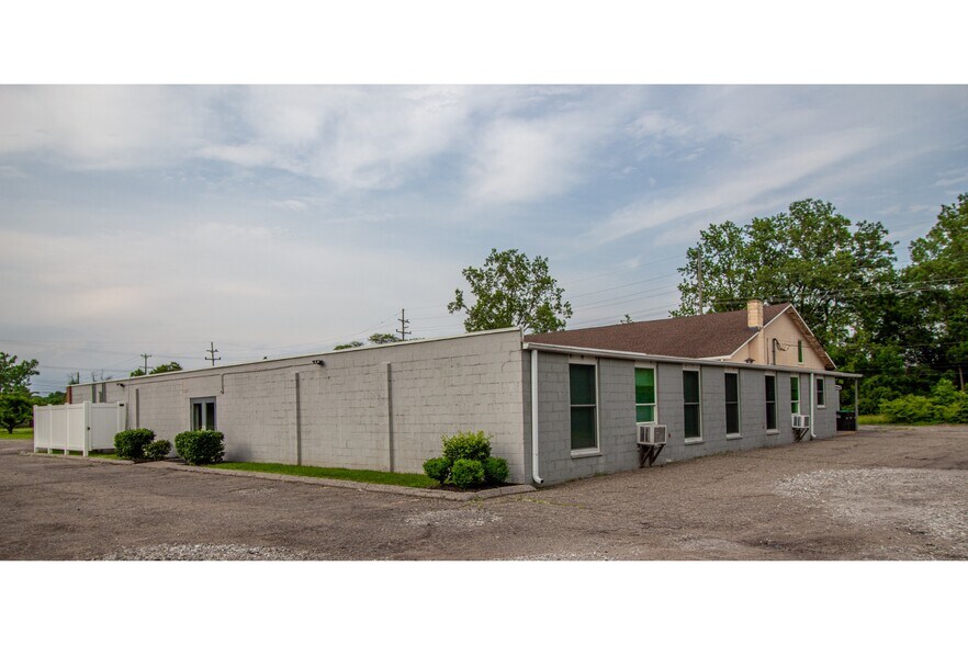 More Photos Of 23696 Northline Rd, Taylor Religious Facility For Sale