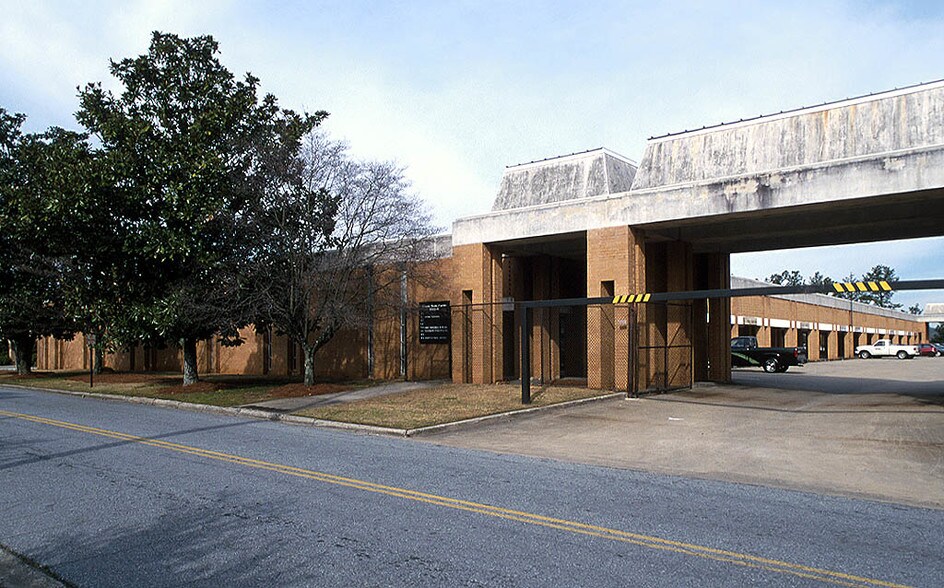 More Photos Of 4445 Commerce Dr SW, Atlanta Warehouse For Lease