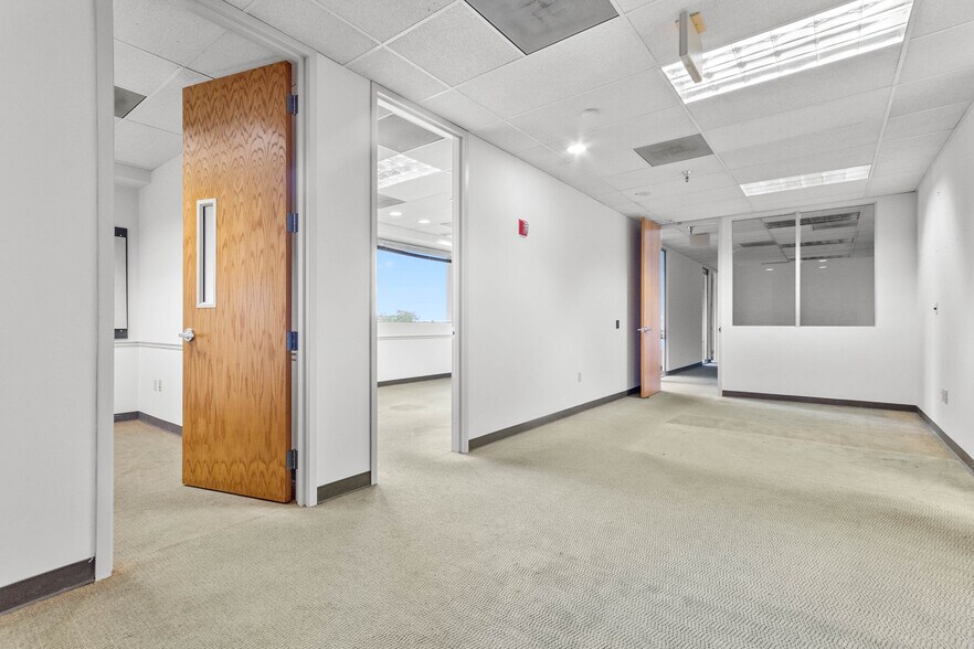 More Photos Of 2201 Lucien Way, Maitland Office For Lease