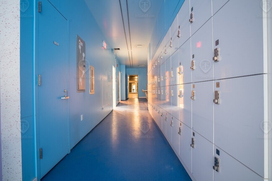 More Photos Of 200 Central Park S, New York Multifamily For Sale