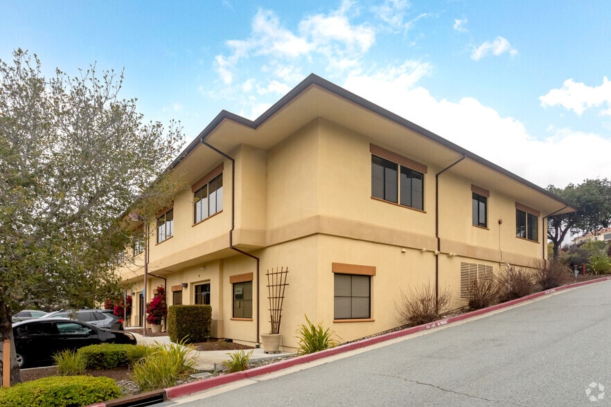 More Photos Of 101 Wilson Rd, Monterey Medical For Lease