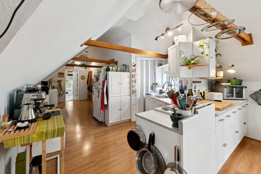 More Photos Of 2058 Fell St, San Francisco Apartments For Sale