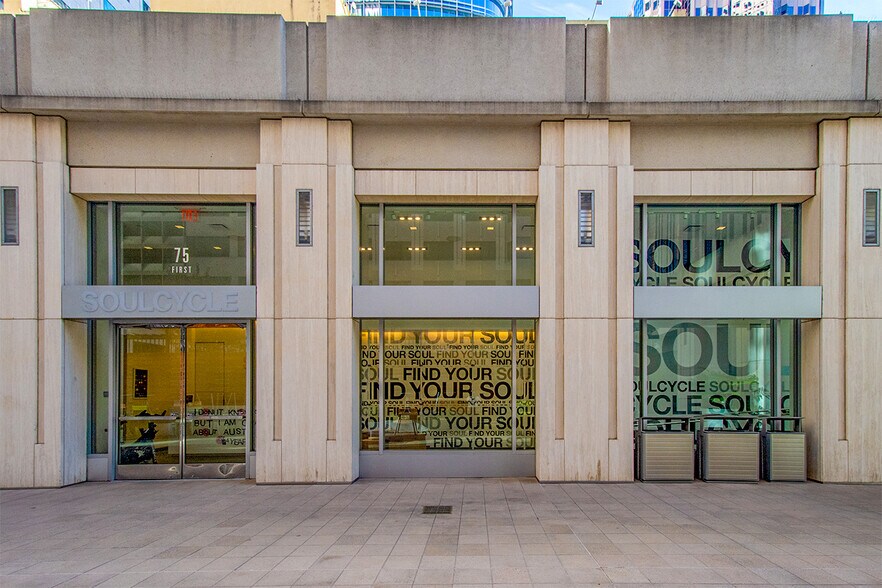 Primary Photo Of 75 1st St, San Francisco General Retail For Lease