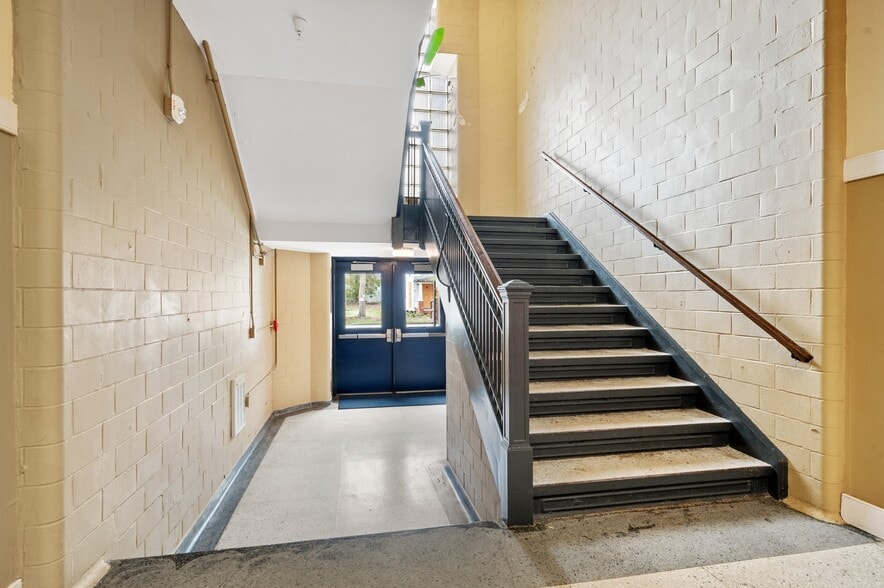 More Photos Of 200 Claremont Ave, Hampton Apartments For Sale