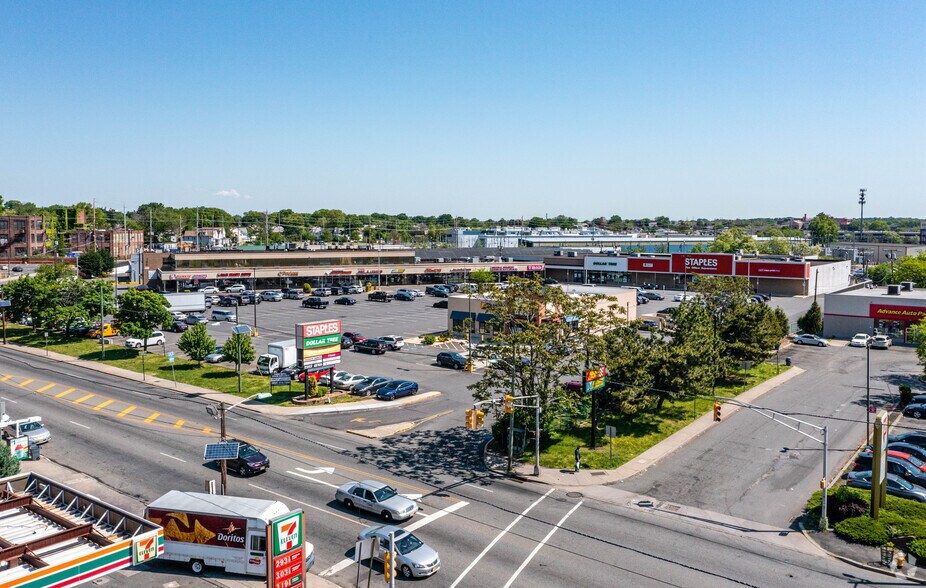More Photos Of 107-135 Bloomfield Ave, Bloomfield Storefront For Lease