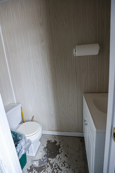 More Photos Of 633 N 6th St, Paducah Warehouse For Sale