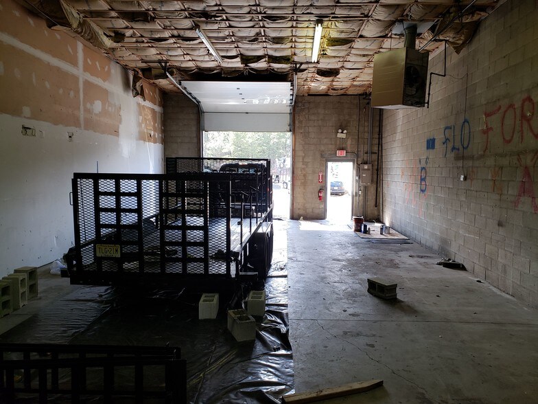 More Photos Of 301-321 Pinedge Dr, Berlin Unknown For Lease