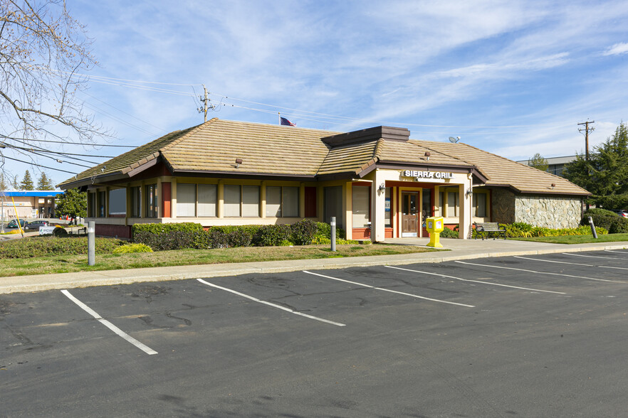 Primary Photo Of 13360 Lincoln Way, Auburn Restaurant For Lease