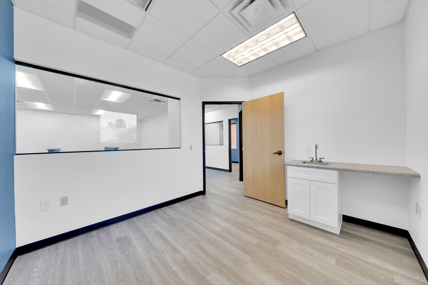 More Photos Of 4729 E Union Hills Dr, Phoenix Medical For Sale