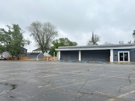 More Photos Of 218 S East St, Crown Point Freestanding For Sale