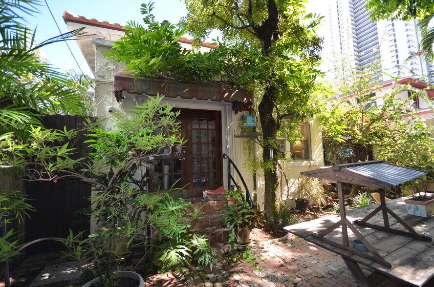 More Photos Of 334 NE 26th Ter, Miami Specialty For Sale