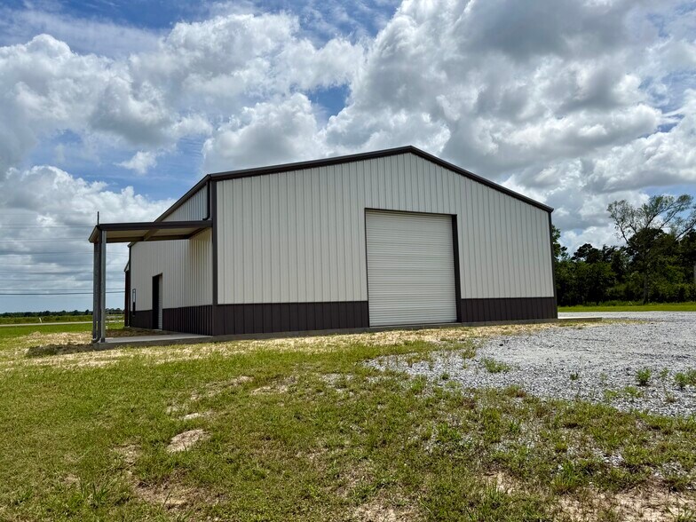 More Photos Of 6536 US-90, Lake Charles Light Manufacturing For Sale