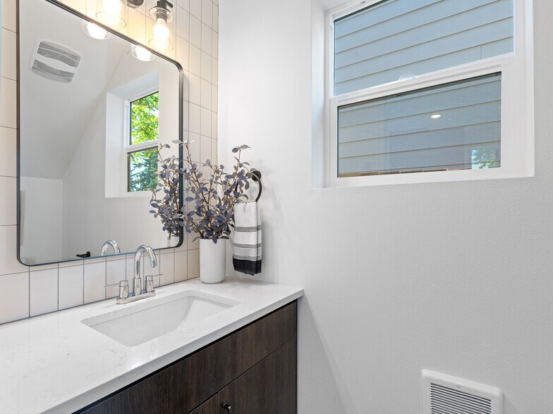 More Photos Of 3246 115th Ave, Portland Multifamily For Sale