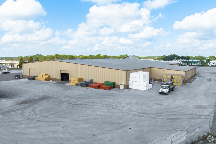 More Photos Of 2443 Commerce Point Dr, Lakeland Light Manufacturing For Lease