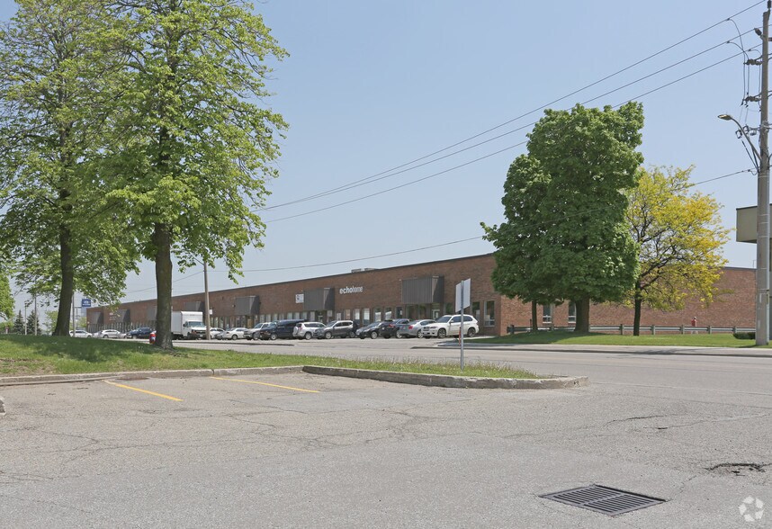 More Photos Of 1300 Kamato Rd, Mississauga Warehouse For Lease