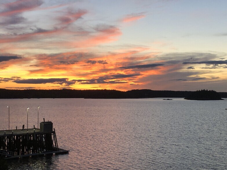 More Photos Of 69 Johnson St, Lubec Hotel For Sale