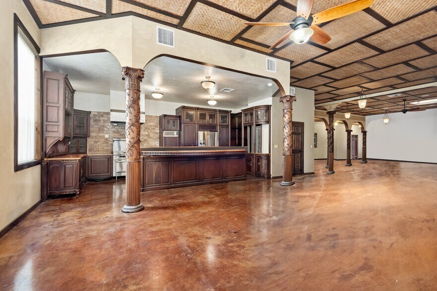 More Photos Of 1941 Spring Cypress Rd, Spring Warehouse For Sale