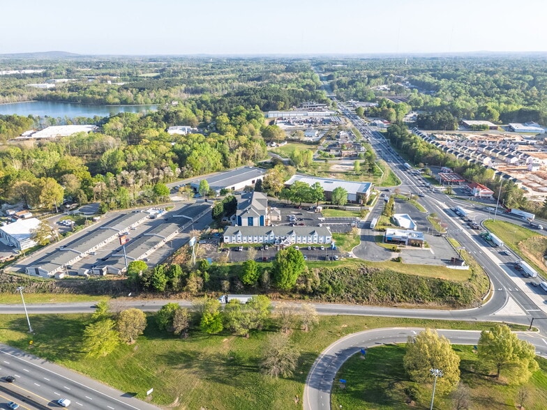 More Photos Of 1901 Broadcast St, Gastonia Hotel For Sale