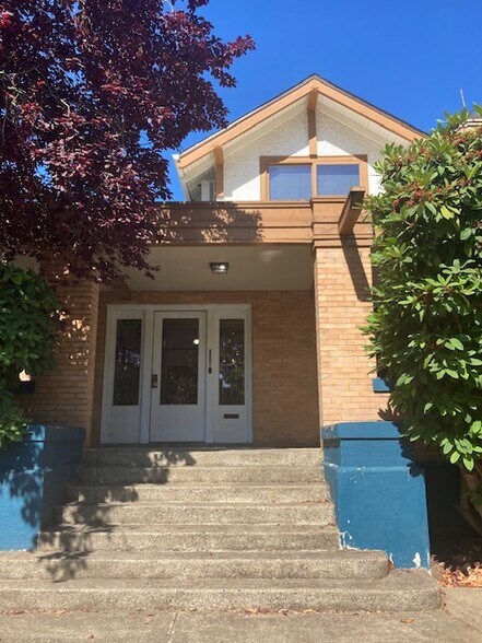 Primary Photo Of 1011 Esther st, Vancouver Loft Creative Space For Lease
