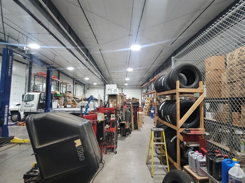 More Photos Of 3131 Halvor Ln, Superior Light Distribution For Lease