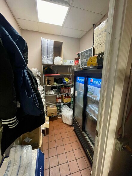 More Photos Of 4750 N Western Ave, Chicago Restaurant For Sale