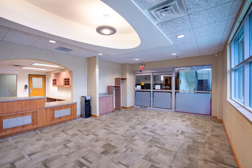 More Photos Of 476 Rolling Ridge Dr, State College Office For Sale