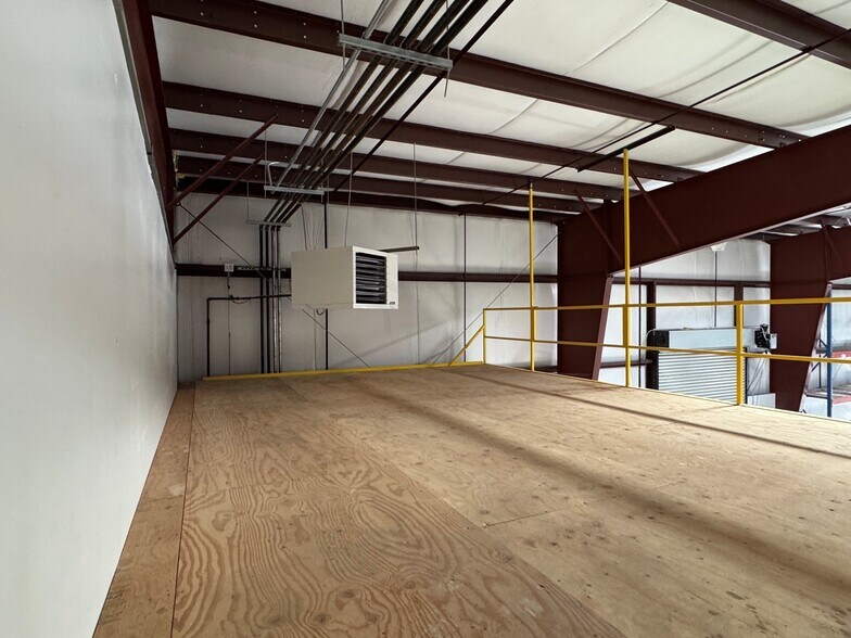 More Photos Of 2720 Taxiway Delta Ste 60, Carson City Airplane Hangar For Sale