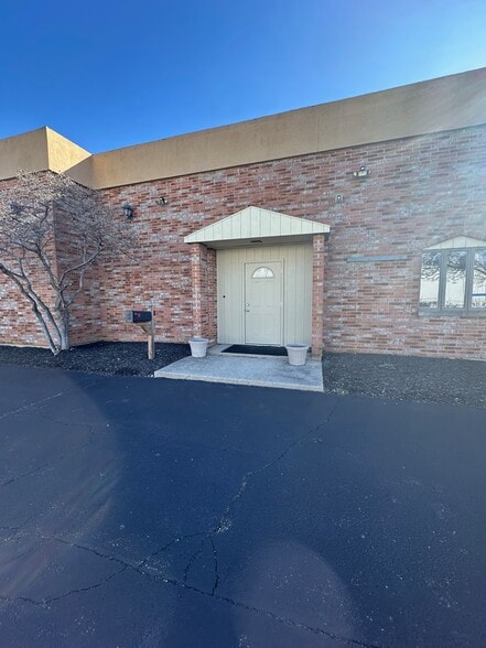 More Photos Of 3300-3312 Encrete Ln, Dayton Light Manufacturing For Lease